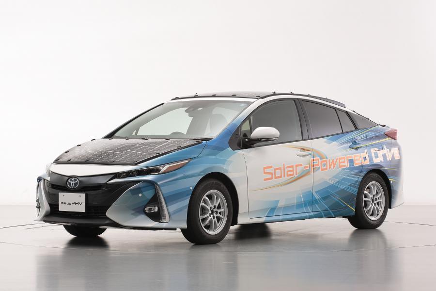  Toyota Prius PHV Solar-Powered Drive by Sharp 2019 года  (фото 3 из 13)